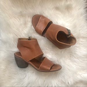 P. Monjo “Lima” Leather Sandals